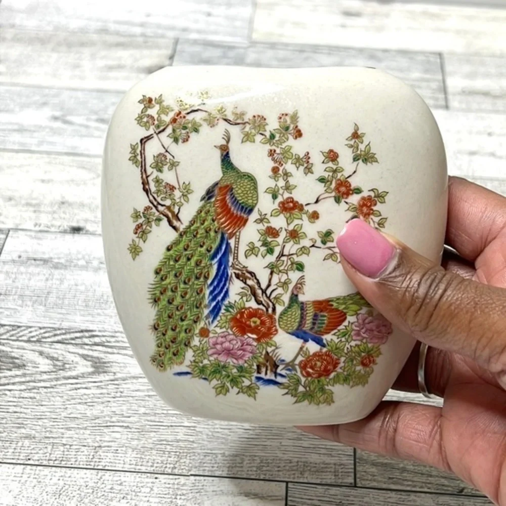 Japanese Vintage Beige Oval Peacock Vase